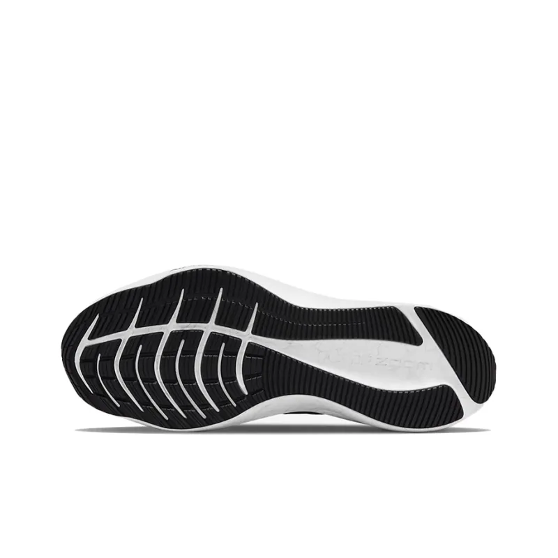 Nike Air Zoom Winflo 8 'Black Metallic Gold'-5