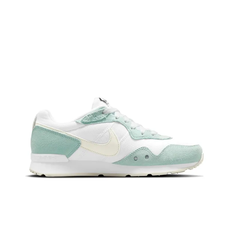 Nike Venture Runner 'White Green' Women's-1