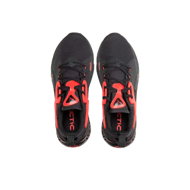 PUMA Xetic Halflife Running Shoes Men Low Top Black/Red-2