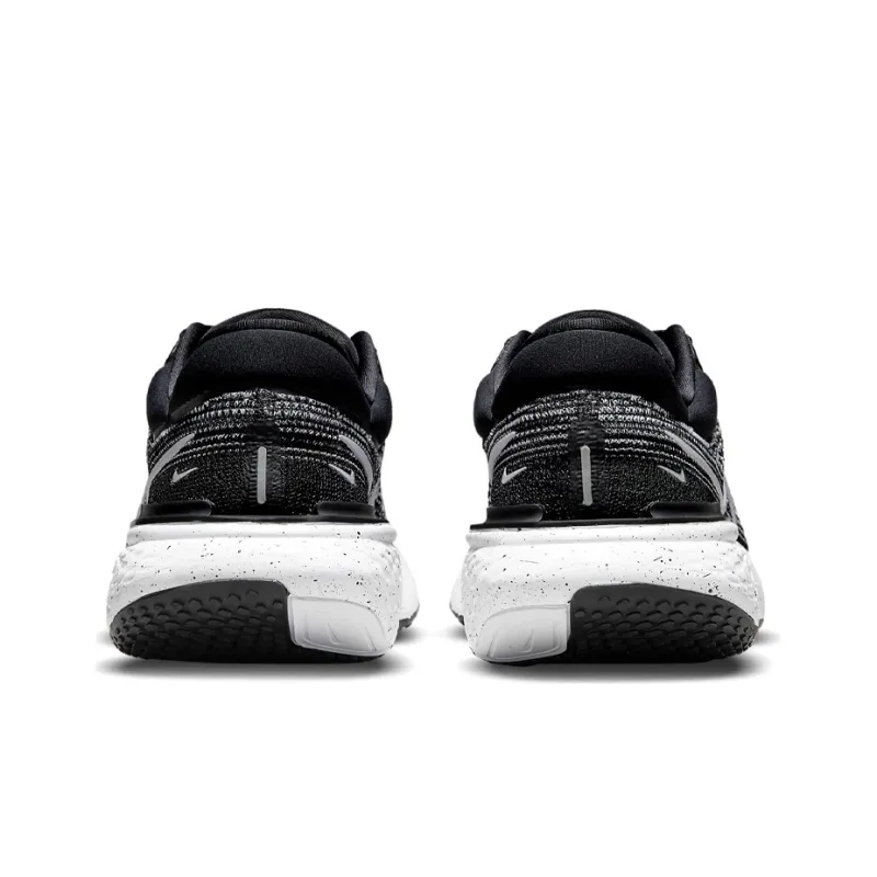 Nike ZoomX Invincible Run Flyknit Oreo-4