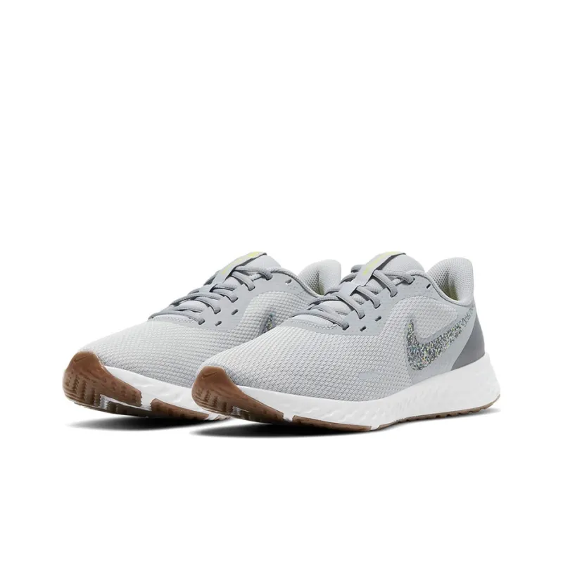 Nike Revolution 5 Premium Wolf Grey-2