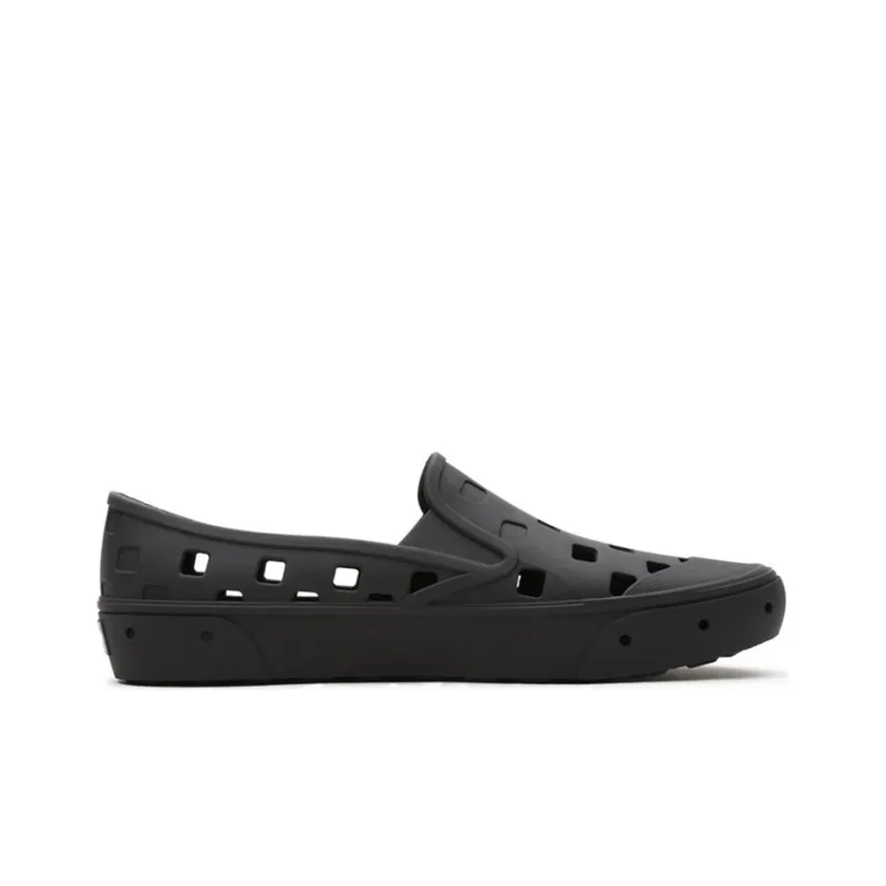 Vans Trek Slip On Triple Black-1