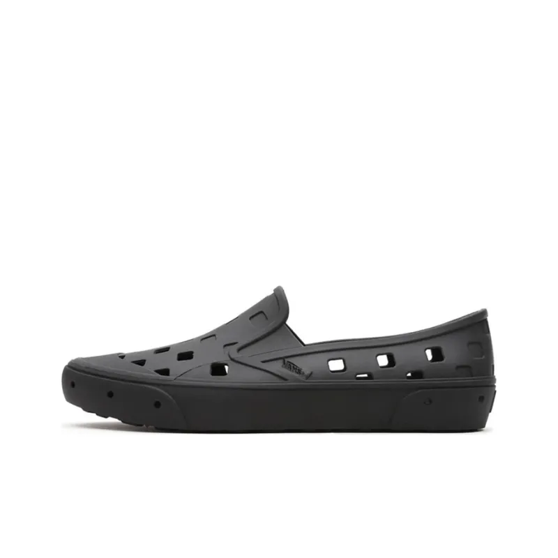 Vans Trek Slip On Triple Black-0