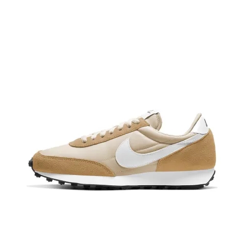 Nike Daybreak Running Shoes Women's Low-Top Wheat