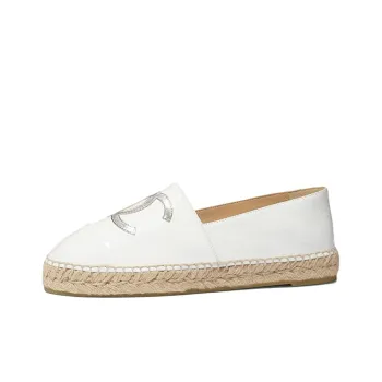 CHANEL Stylish Skateboarding Shoes Women's White