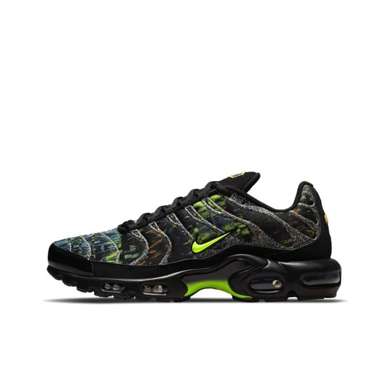 Nike Air Max Plus Sustainable Black Volt-0