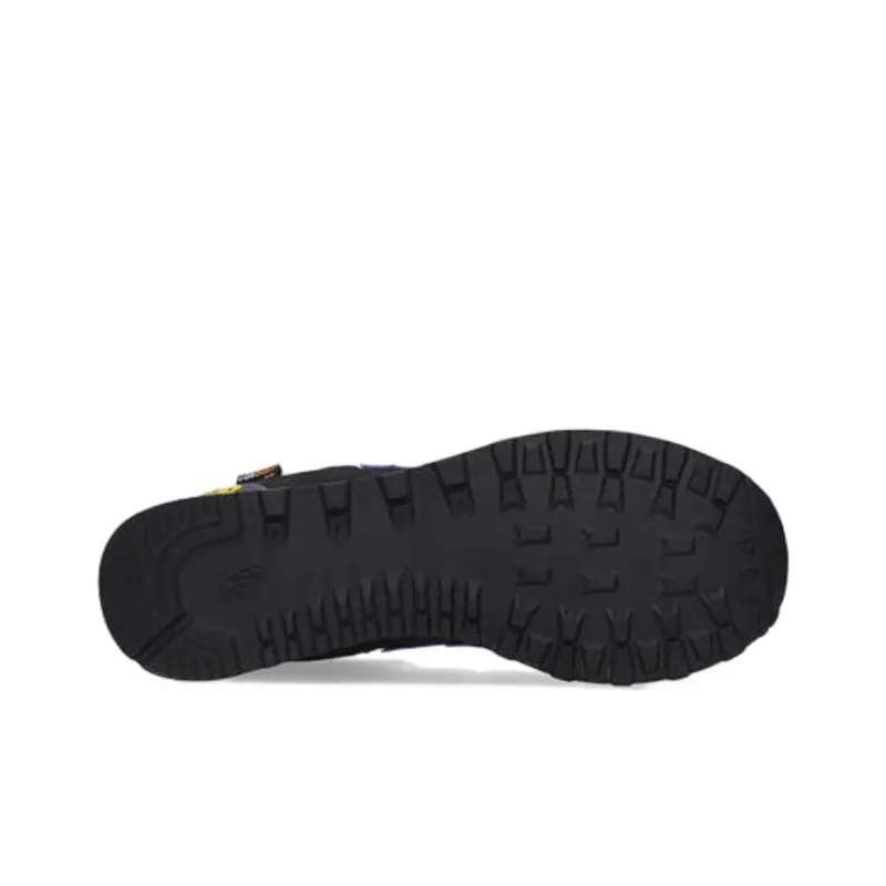 New Balance 574v2 Cordura Black Poppy-4