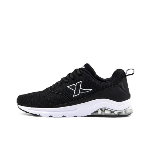 XTEP Lightweight And Wear resistant Low Top Running Shoes Men's Black Air Cushion