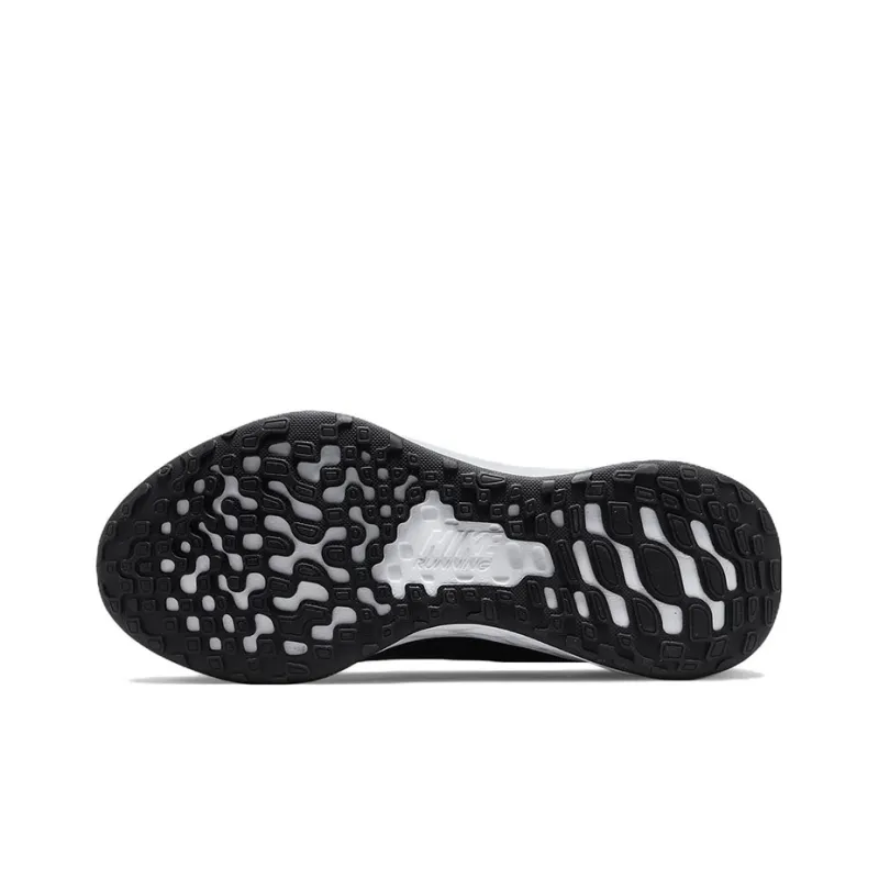 Nike Revolution 6 Extra Wide 'Black White'-5