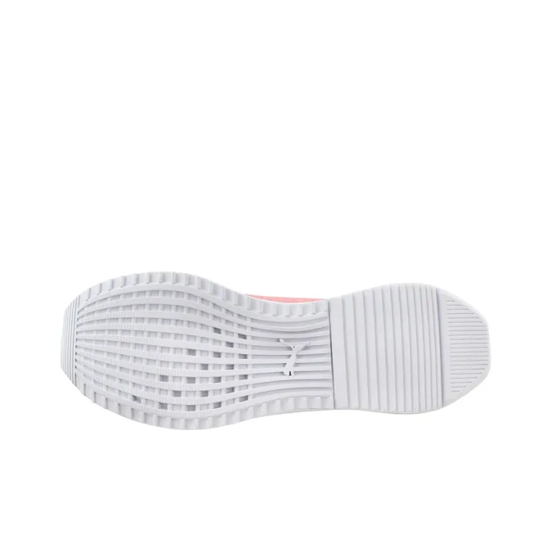 PUMA Avid Evoknit Low Top Pink-4
