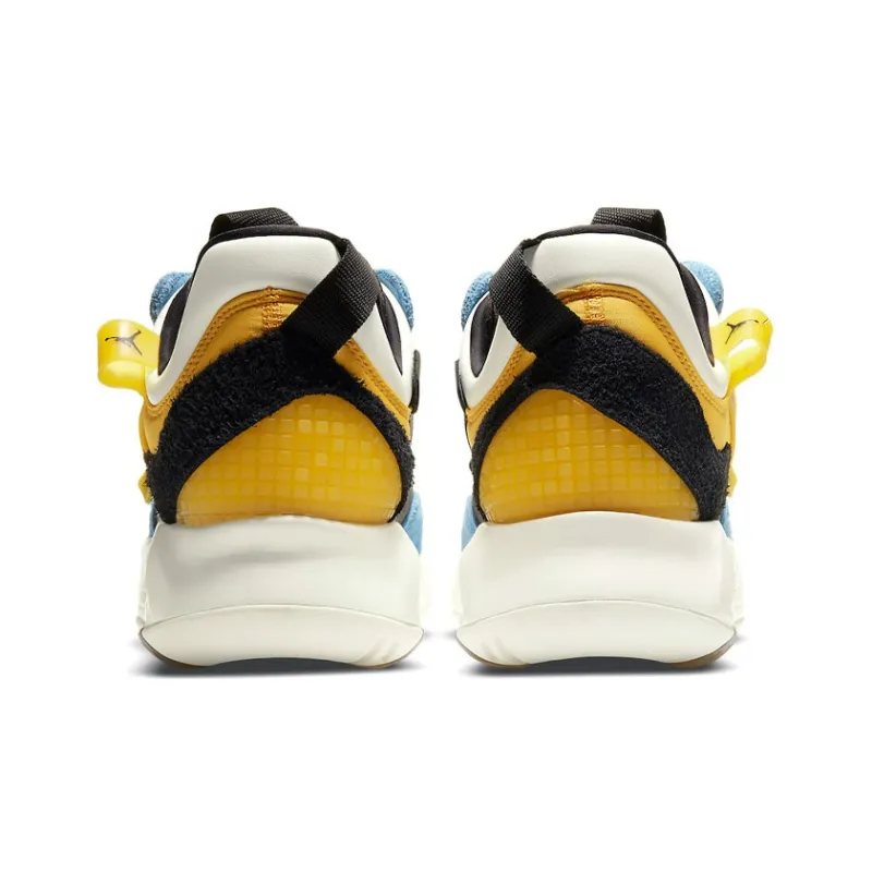 Jordan MA2 University Gold-4