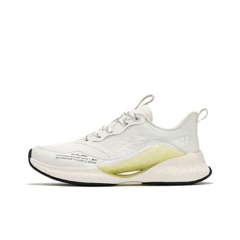 XTEP Qing Feng 4.0 Cushioning Anti Slip And Wear Resistant Low Top Running Shoes Women's Beige