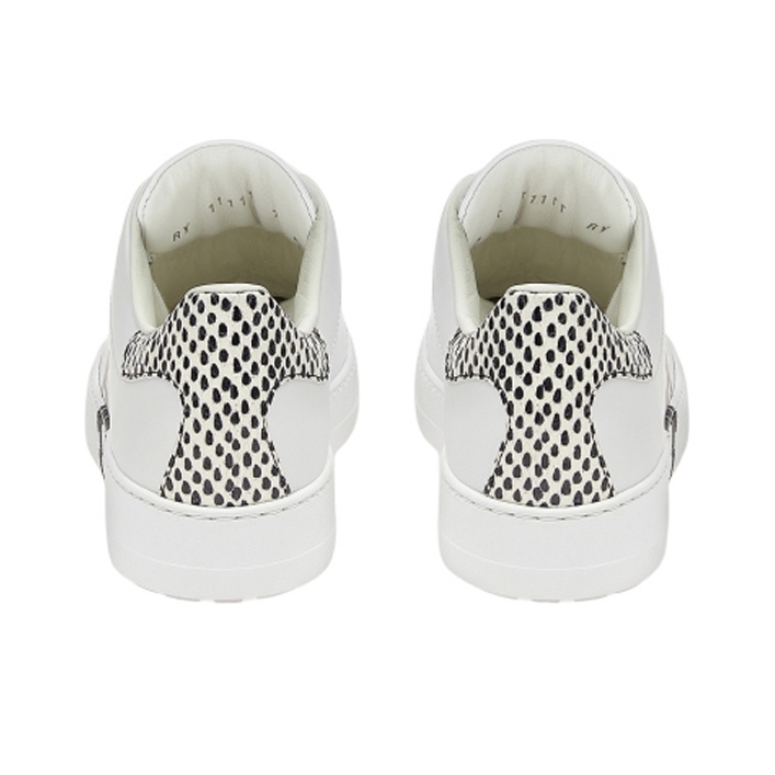 【FERRAGAMO】★送料・関税込★Ganchini sneakers 030191 747229 FERRAGAMO Gancini-print Lace-up Sneakers - POIZON