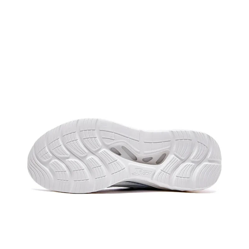 XTEP Abrasion Resistant, Breathable, Lightweight Low Top Running Shoes Men's Blue White-4
