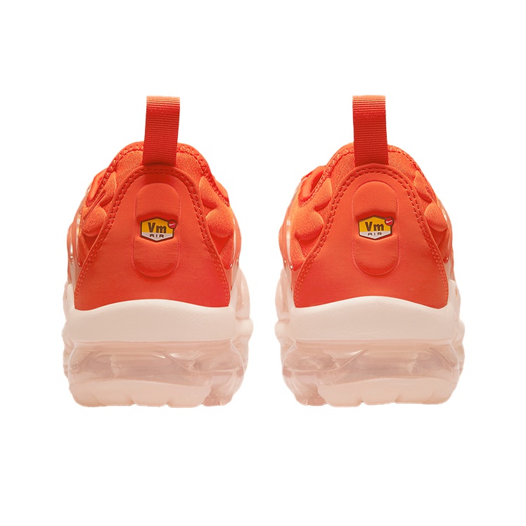 nike vapormax plus peach