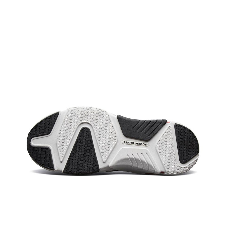 THE PILGRIM - TREAD ON IT - SB05K103 | Swatch® 日本