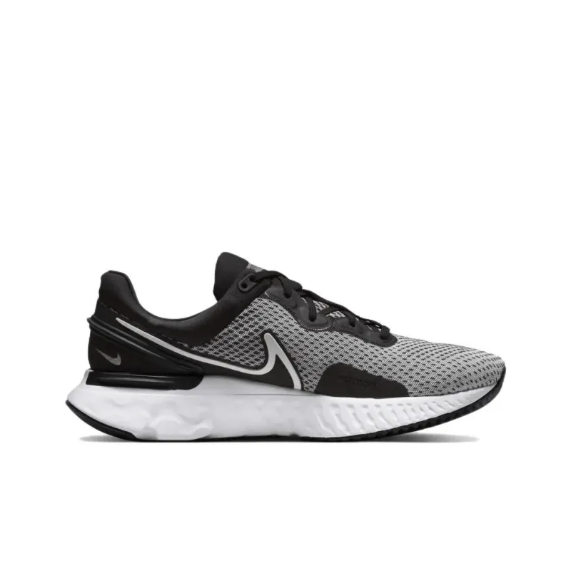 Nike React Miler 3 Black Metallic Silver-1