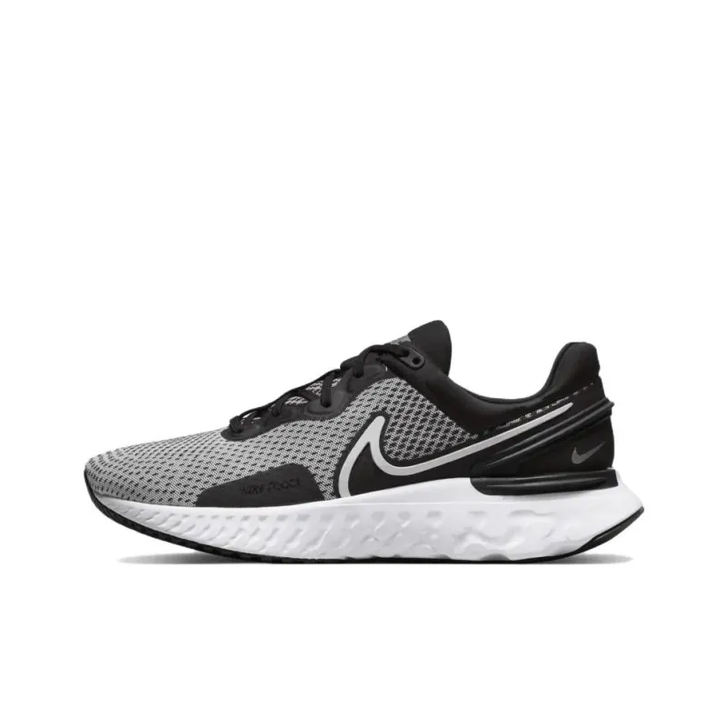 Nike React Miler 3 Black Metallic Silver-0