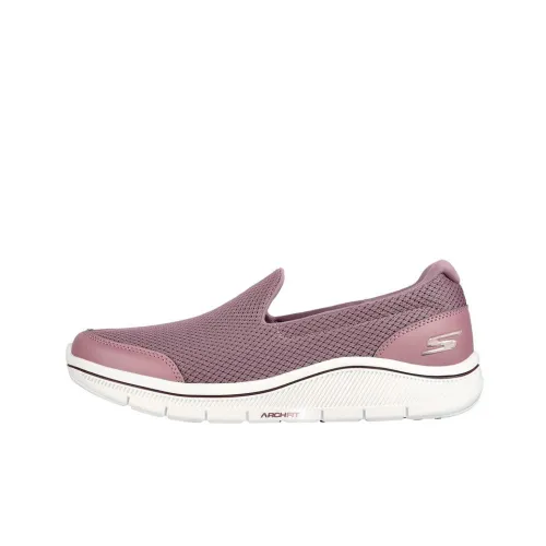 Skechers Go Golf Low-Top Casual Shoes Women
s Fuchsia