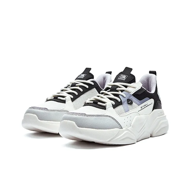 Erke Bai Qian Breathable Wear Resistant Slip Resistant Low Top Running Shoes Women's Black White-1