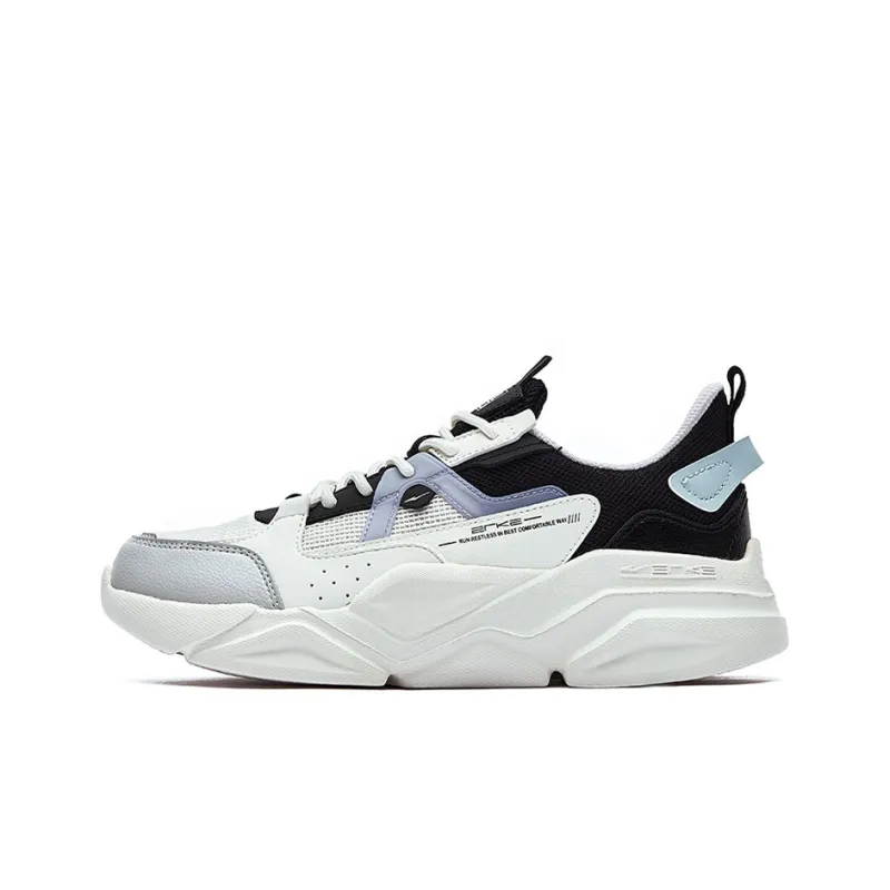 Erke Bai Qian Breathable Wear Resistant Slip Resistant Low Top Running Shoes Women's Black White-0
