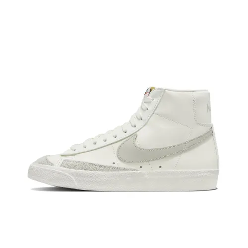 Nike Blazer Mid 77 Vintage Sail Light Bone Women's