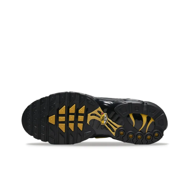 Nike Air Max Plus Black Smoke Grey Solar Flare Dark Smoke Grey-5