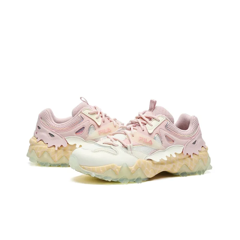FILA Oakmont Slip Resistant, Abrasion Resistant, Breathable Low Top Casual Shoes Women's White Pink-3