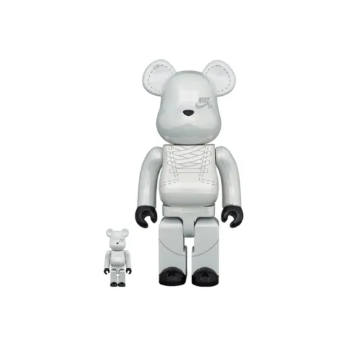 Bearbrick x Nike SB 2020 100% & 400%