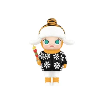 POP MART Molly Winter Day Memory Hang Tag Box 100% 8.5cm