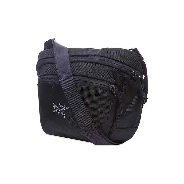 Arcteryx Polyester Fanny Pack Regular Unisex Dark Blue-1