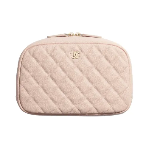 CHANEL Clutches