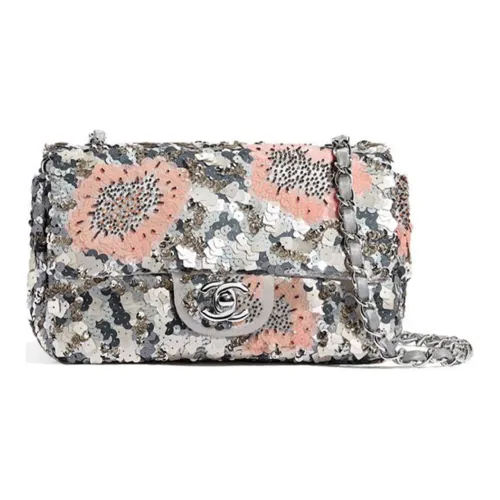 CHANEL Shoulder Bags