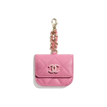 CHANEL Grain Embossed Calfskin With Bright Lacquered Finish Gold Metal Earphone Case Women's Pink