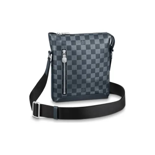 LOUIS VUITTON Discovery BB Messenger Bag Damier Infini Astral Silver