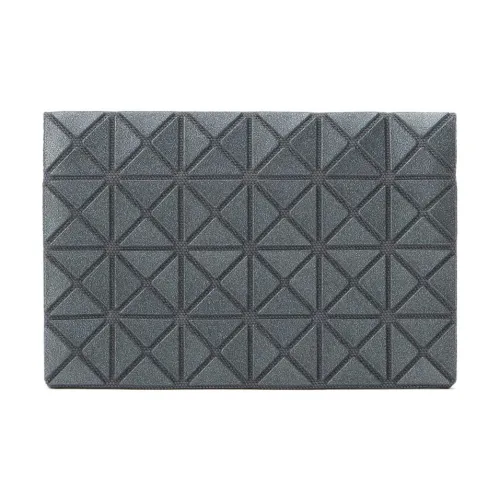 ISSEY MIYAKE Oyster Wallets