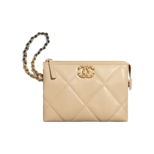CHANEL Clutches