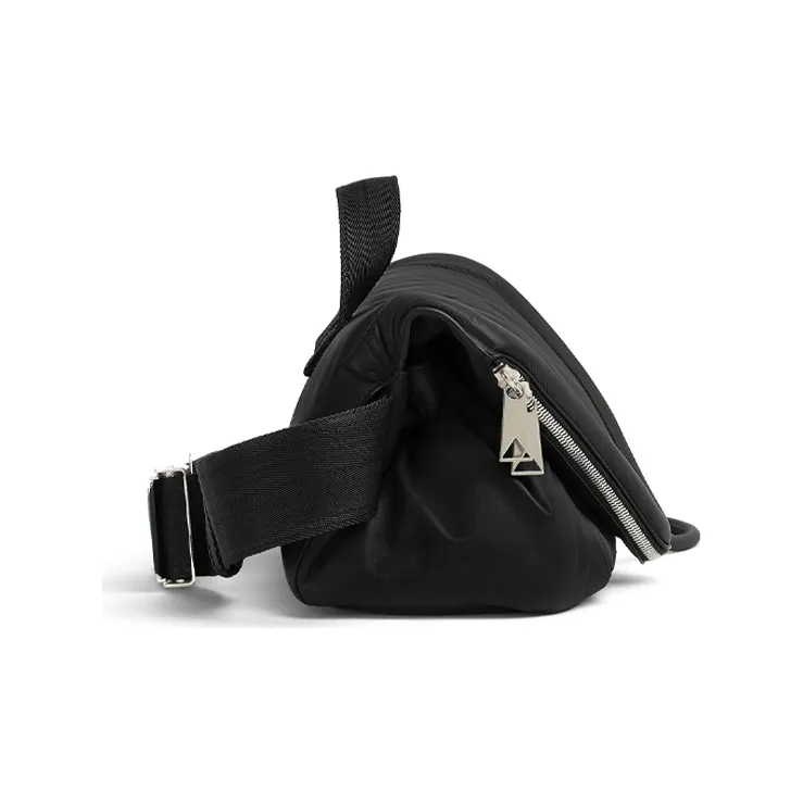 Bottega Veneta Leather Zip Closure Fanny Pack Men's Black-1