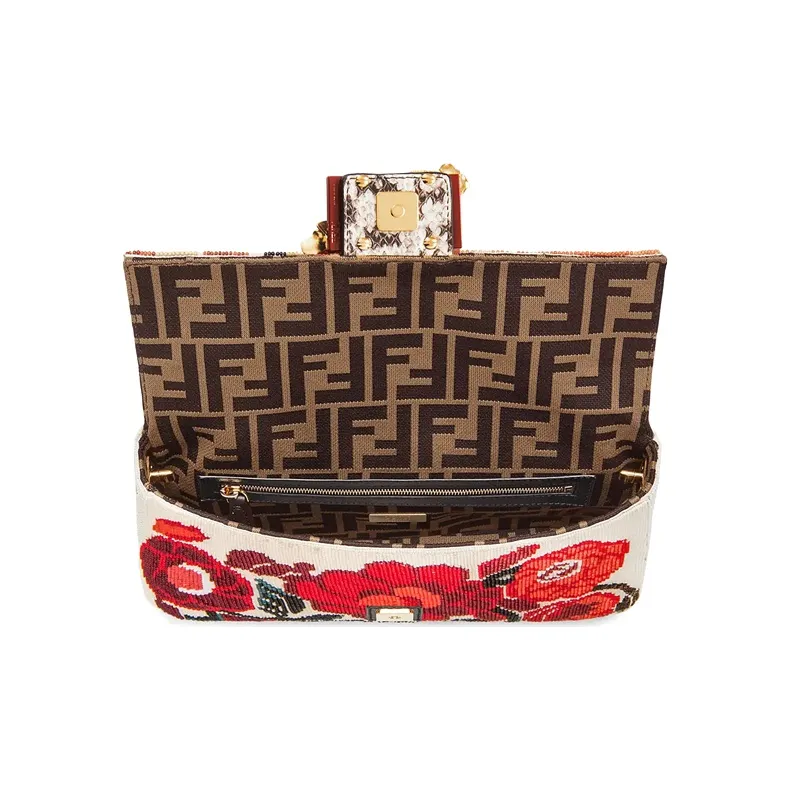 FENDI Baguette Handbags-3