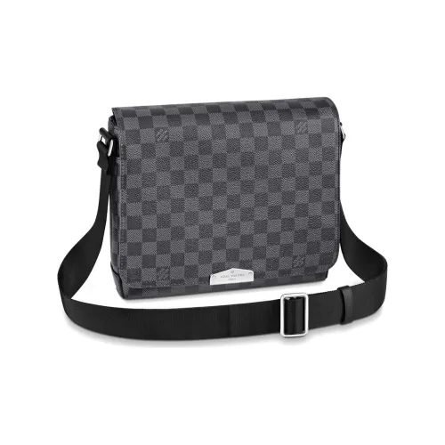 LOUIS VUITTON District PM Messenger Bag Damier Graphite Black