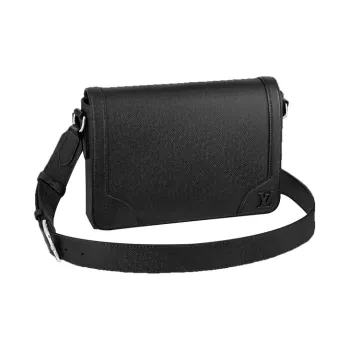 LOUIS VUITTON Wrinkle Free Cow Leather Messenger Bag Shoulder Bag Men's Black