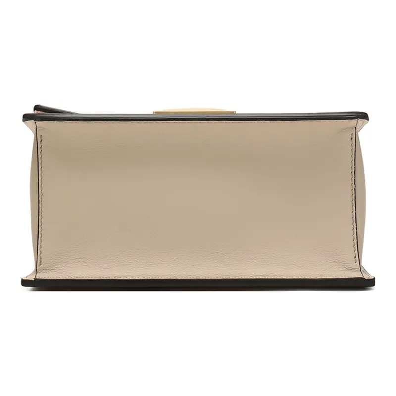 FENDI Kan U Shoulder Bags-4