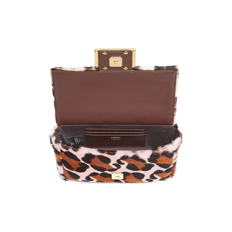 FENDI Baguette Sheepskin Baguette Bag, Portable Crossbody Bag, Shoulder Bag Mini Women's Pink-3