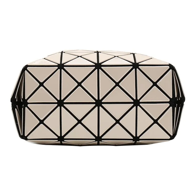 ISSEY MIYAKE Wring PVC Bucket Bag, Handbag, Shoulder Bag Women's Beige-4