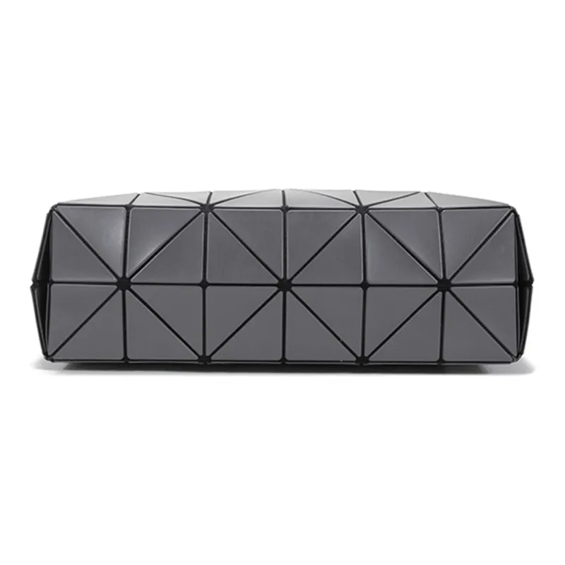 ISSEY MIYAKE Shoulder Bags-4
