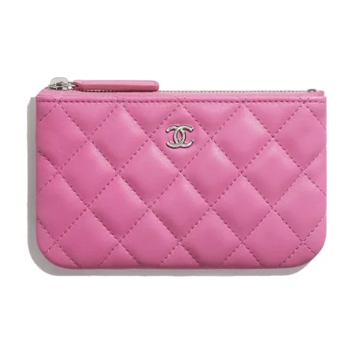 CHANEL Clutches