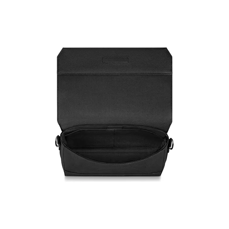 LOUIS VUITTON Takeoff Messenger-3