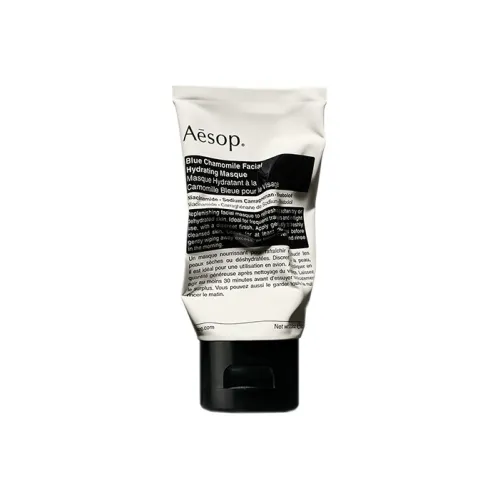 AESOP 마스크팩 사용 여성