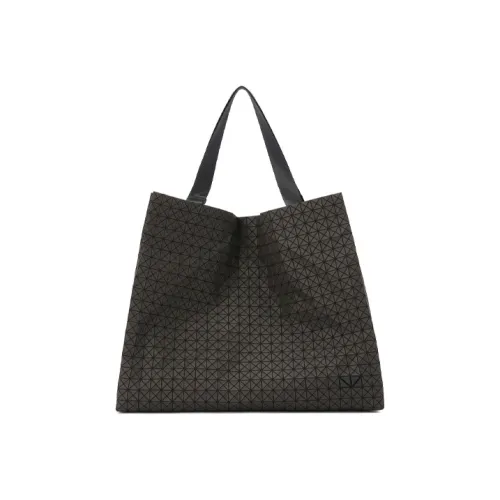 ISSEY MIYAKE Cart Shoulder Bags