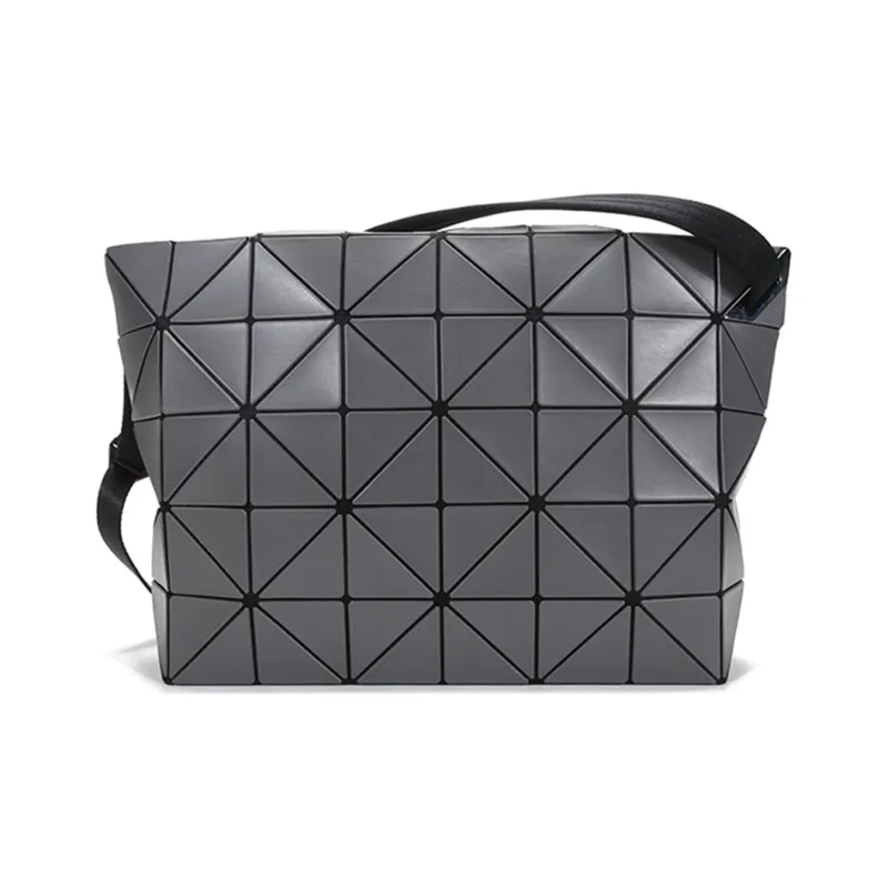 ISSEY MIYAKE Shoulder Bags-3